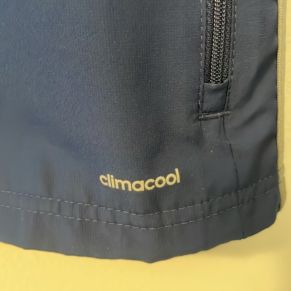 Adidas Climacool blue medium long sleeve zipper up jacket, rear air vents - Picture 3 of 11